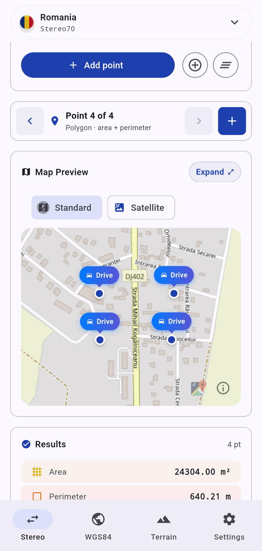 TopoXY map preview with four survey points marked on a parcel, showing the computed area and perimeter.